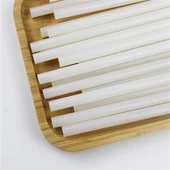 Bâton de colle thermofusible blanc